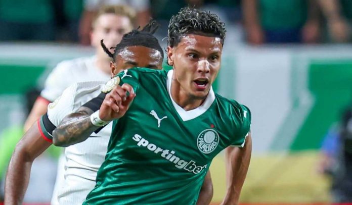 Aksi Richard Rios di laga Palmairas vs Chelsea