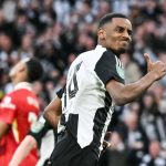 Alexander Isak jadi target transfer striker Liverpool