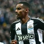 Alexander Isak merayakan golnya untuk Newcastle United
