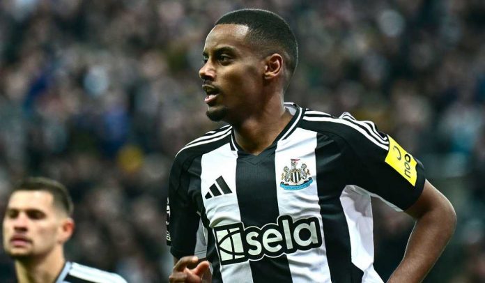 Alexander Isak merayakan golnya untuk Newcastle United