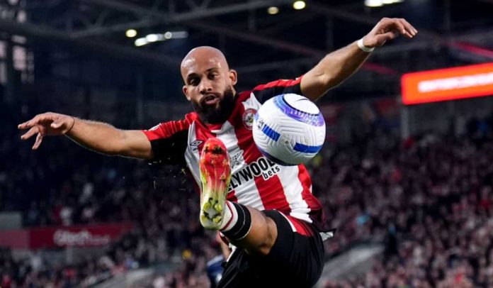 Bryan Mbeumo mengontrol bola di laga Brentford vs ASton Villa