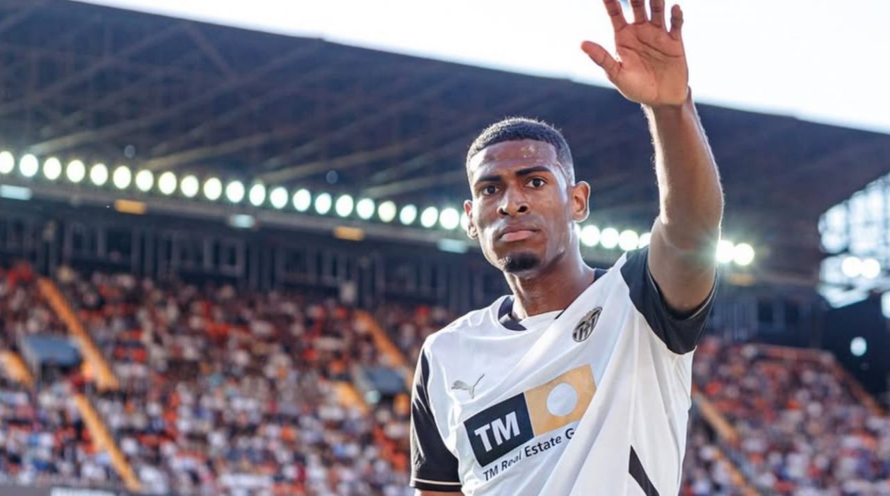 Cristhian Mosquera pemain Valencia transfer ke Arsenal