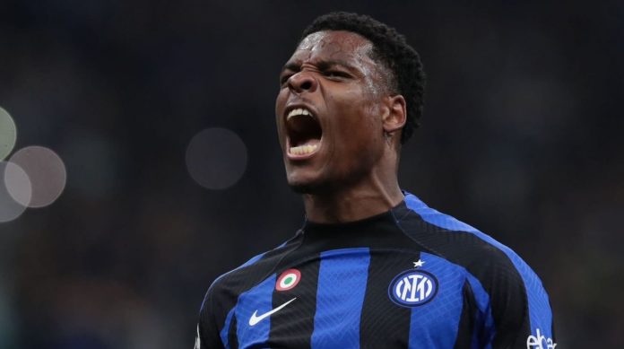 Denzel Dumfries pemain Inter Milan
