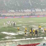 Final Piala Presiden 2025 Oxford United vs Port FC Sempat Tertunda Karena Genangan Air Hujan di Lapangan