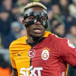 Gestur Victor Osimhen di laga Galatasaray vs Fenerbahce