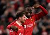Ibrahima Konate ikut merayakan gol Alexis Mac Allister
