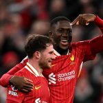 Ibrahima Konate ikut merayakan gol Alexis Mac Allister