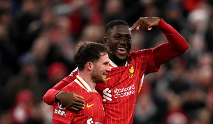 Ibrahima Konate ikut merayakan gol Alexis Mac Allister