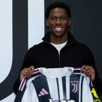Jonathan David saat diperkenalkan sebagai pemain baru Juventus
