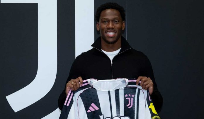 Jonathan David saat diperkenalkan sebagai pemain baru Juventus