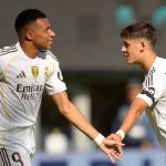 Kylian Mbappe menyalami Arda Guler