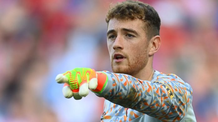 Mark Travers resmi transfer ke Everton dari Bournemouth
