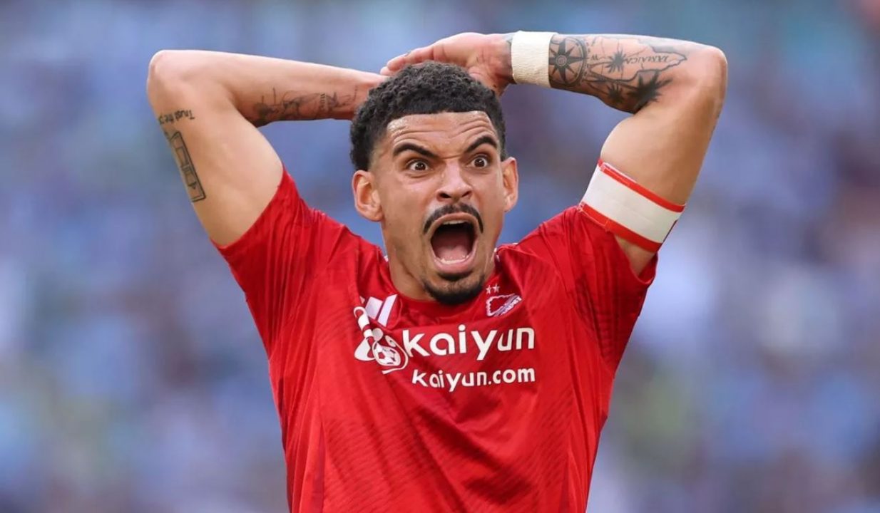 Morgan Gibbs-White pemain Nottingham Forest