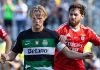 Morten Hjulmand berebut bola dengan Orgun Kokcu