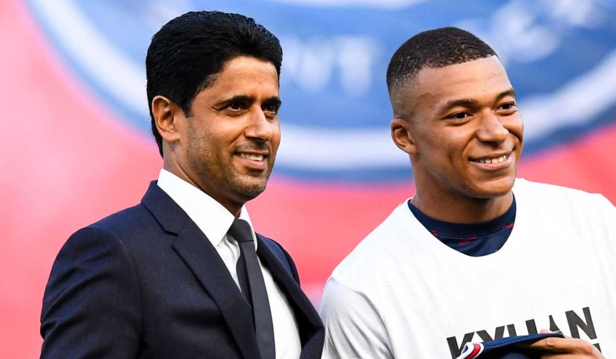 Nasser Al-Khaelafi saat bersama Kylian Mbappe