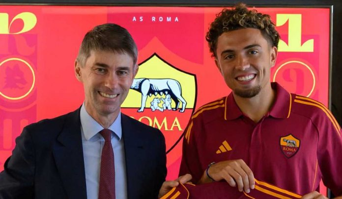 Neil El Aynaoui diperkenalkan sebagai pemain baru AS Roma
