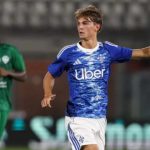 Nico Paz dalam sebuah aksinya bersama Como