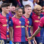 Para pemain Barcelona merayakan gol ke gawang Real Madrid