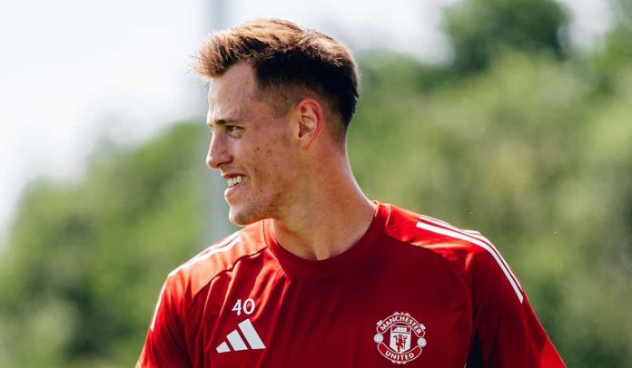 Radek Vitek saat menjalani sesi latihan di Manchester United