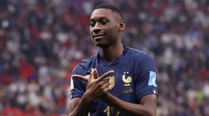 Randal Kolo Muani striker PSG