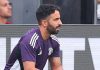 Ruben Amorim mengawasi skuadnya di laga Manchester United vs West Ham
