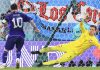 Tendangan penalti Lionel Messi berhasil dibendung Wojciech Szczesny