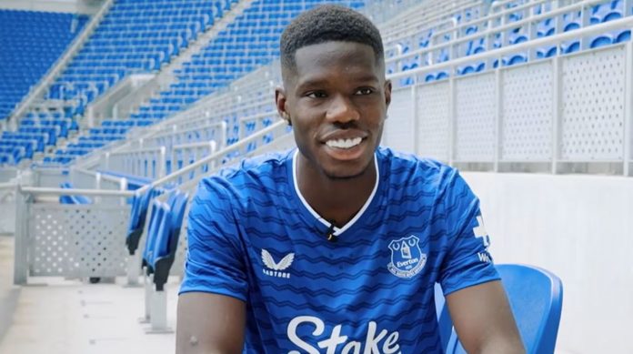 Thierno Barry pemain baru Everton