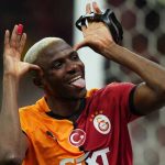 Victor OSimhen merayakan golnya di laga Galatasaray vs RAMS Basaksehir