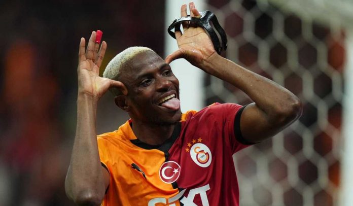 Victor OSimhen merayakan golnya di laga Galatasaray vs RAMS Basaksehir