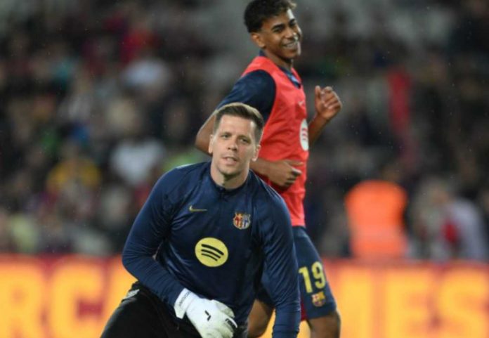 Wojciech Szczesny dalam sebuah sesi pemanasan Barcelona