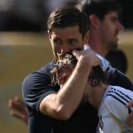 Xabi Alonso menghibur Luka Modric usai kekalahan Real Madrid