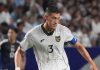 Aksi Jay Idzes di laga Jepang vs Indonesia
