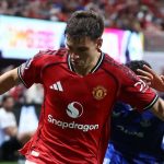 Aksi Manuel Ugarte di laga Manchester United vs Everton