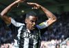 Alexander Isak masih tercatat sebagai pemain Newcastle dengan nomor punggung 14 meski sudah meminta pindah ke Liverpool.