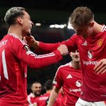 Bursa Transfer Segera Tutup, Manchester United Dorong Keluarnya Antony dan Rasmus Hojlund Antony mrayakan gol Rasmus Hojlund