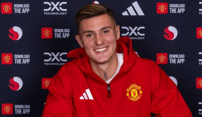 Benjamin Sesko menandatangani kontrak di Manchester United