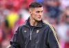 Benjamin Sesko saat diperkenalkan ke publik Old Trafford