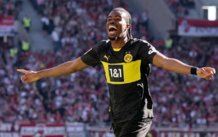 Borussia Dortmund Permanenkan Kontrak Chukwuemeka