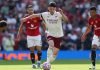 Declan Rice vs pemain Manchester United
