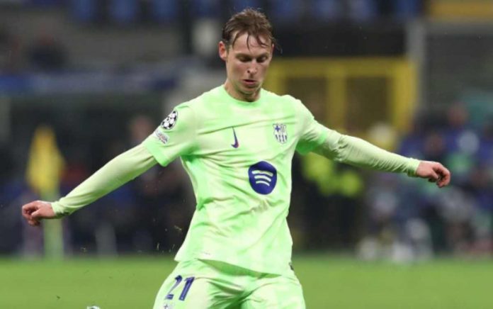 Frenkie de Jong dalam aksinya untuk Barcelona