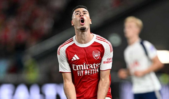 Gabriel Martinelli kecewa melewatkan peluang melawan Spurs