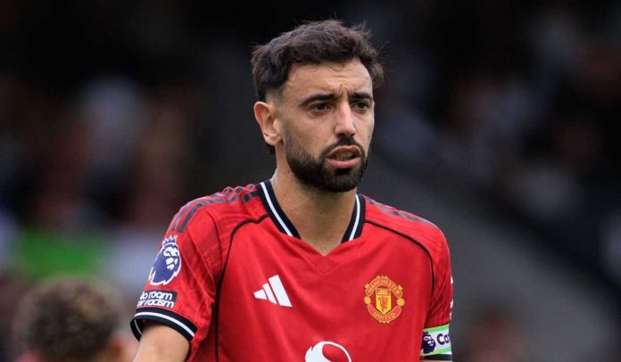 Gestur Bruno Fernandes selama laga Fulham vs Manchester United