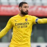 Gianluigi Donnarumma saat membela PSG, kini terancam hengkang setelah kehilangan posisi kiper utama.