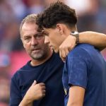 Hansi FLick pelatih Barcelona dengan Hector Fort