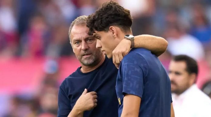 Hansi FLick pelatih Barcelona dengan Hector Fort Hansi FLick pelatih Barcelona dengan Hector Fort