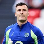 Inaki Pena pemanasan jelang laga Athletic Club vs FC Barcelona