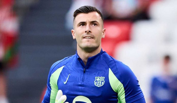 Inaki Pena pemanasan jelang laga Athletic Club vs FC Barcelona