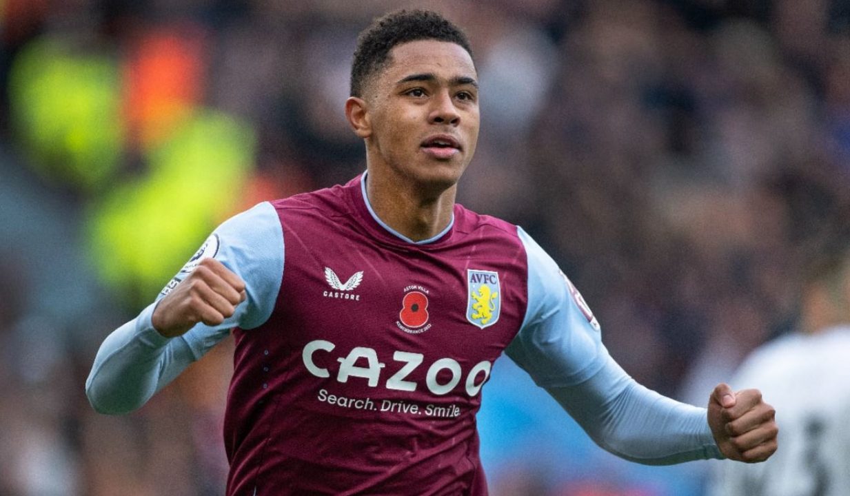 Jacob Ramsey, gelandang Aston Villa, sedang menjadi target utama Newcastle United pada bursa transfer musim panas ini.
