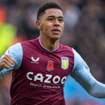Jacob Ramsey, gelandang Aston Villa, sedang menjadi target utama Newcastle United pada bursa transfer musim panas ini.