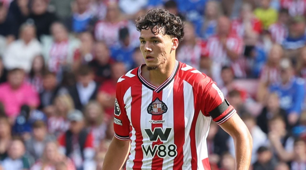 Jenson Seelt pemain Sunderland